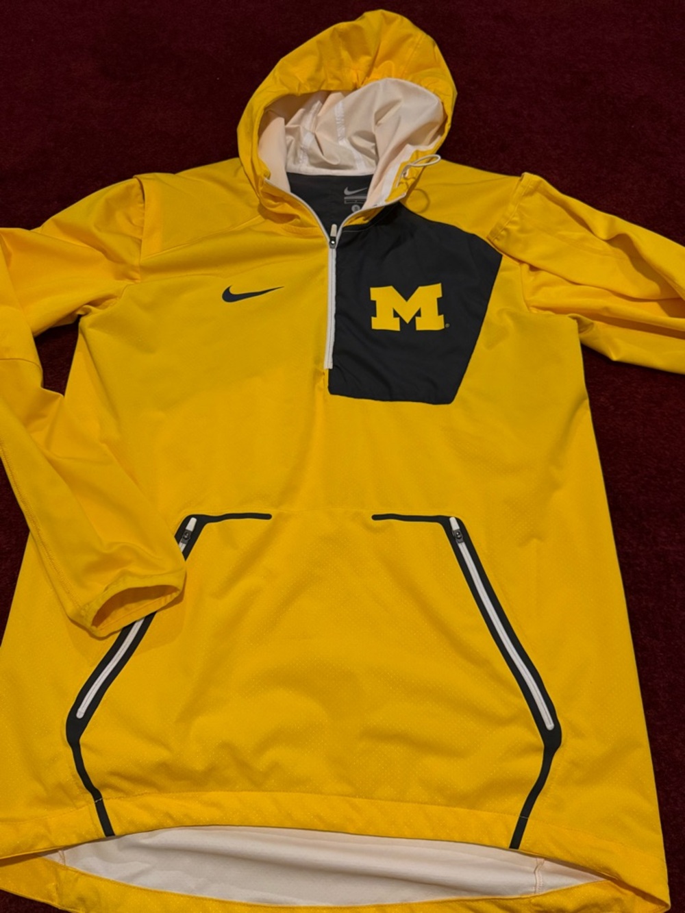 Nike Mens Small University of Michigan Half Zip Hooded Windbreaker Jacket